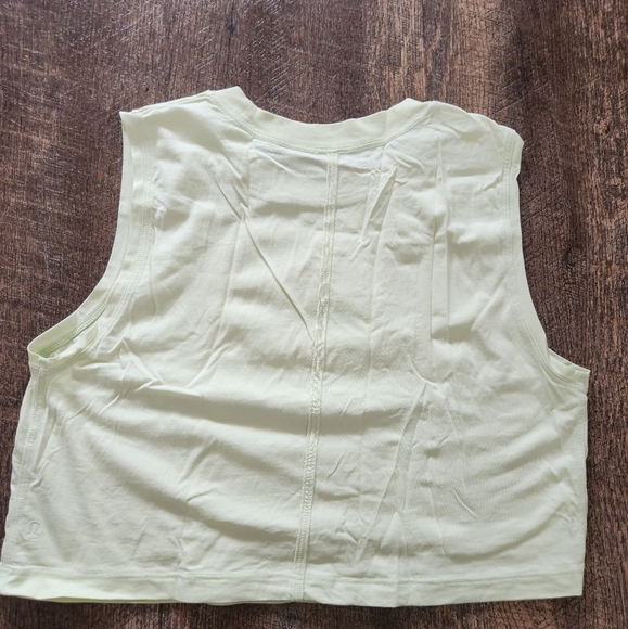 Lululemon crop top size 4 dewy - Picture 5 of 5